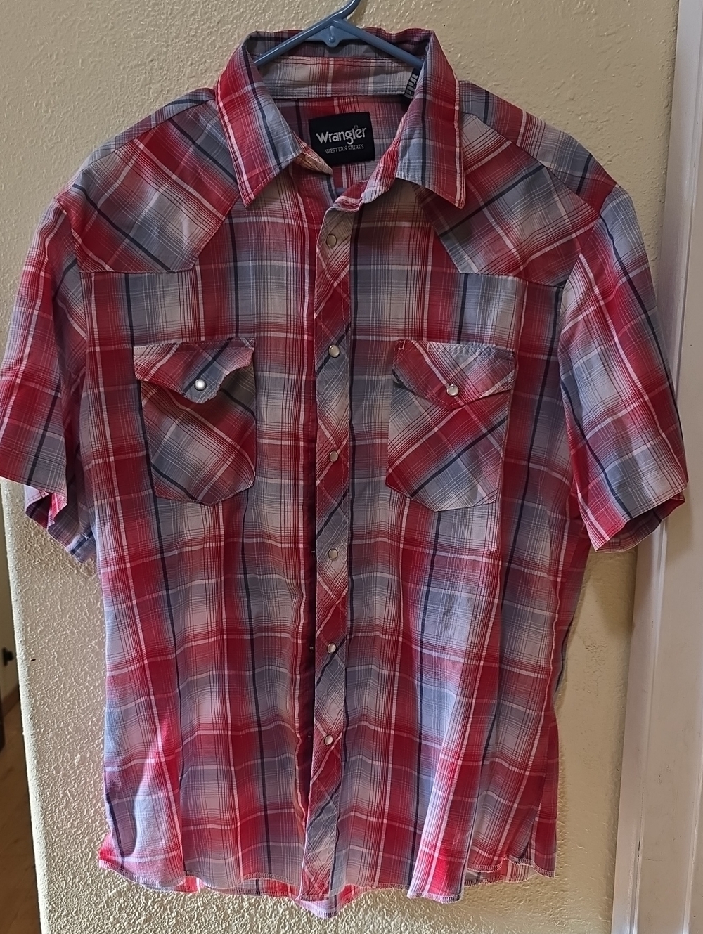 Wrangler Red and Blue Plaid Short-Sleeve Button-Down Shirt